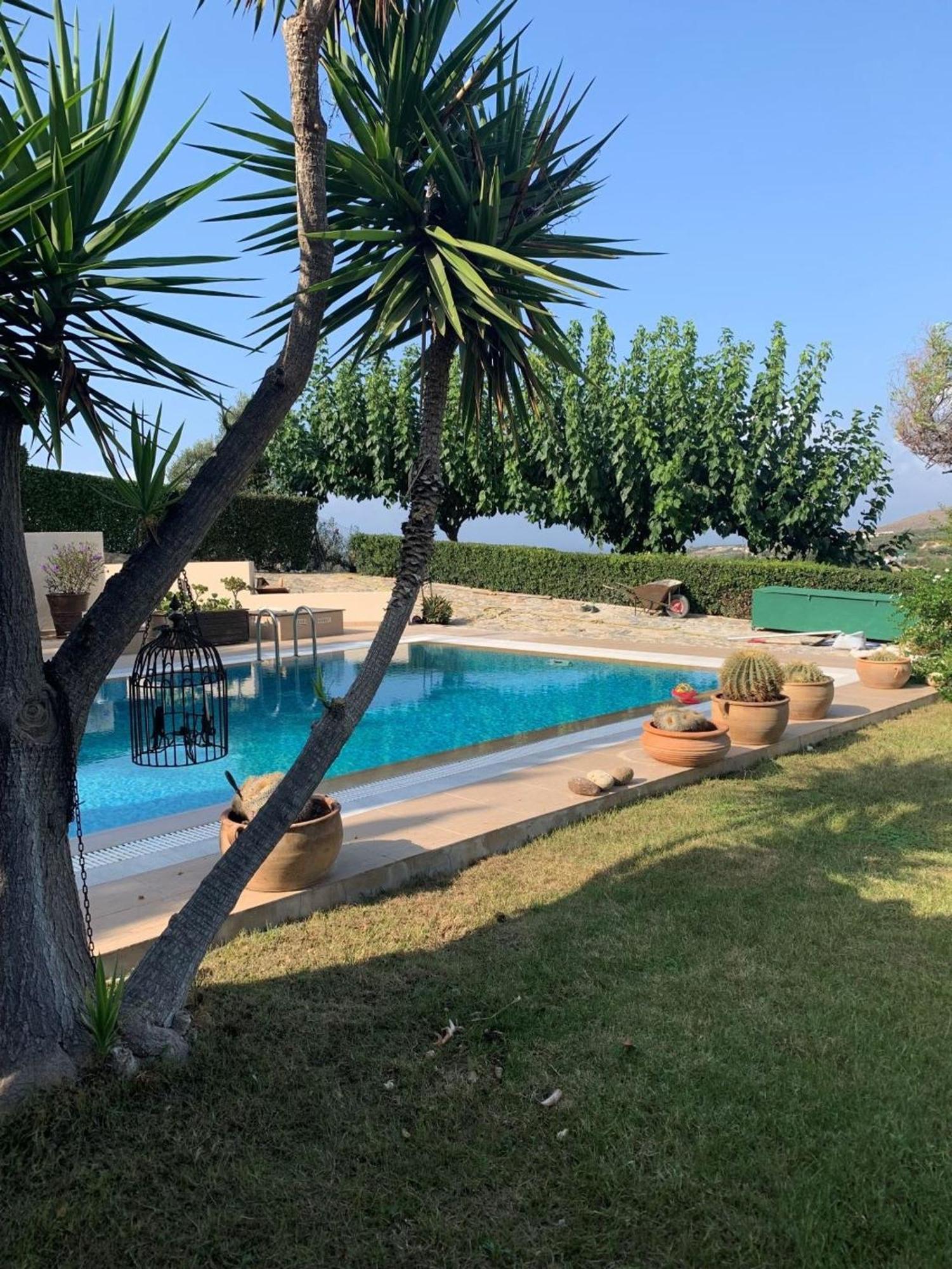 Villa Karteros With Swimming Pool Bbq