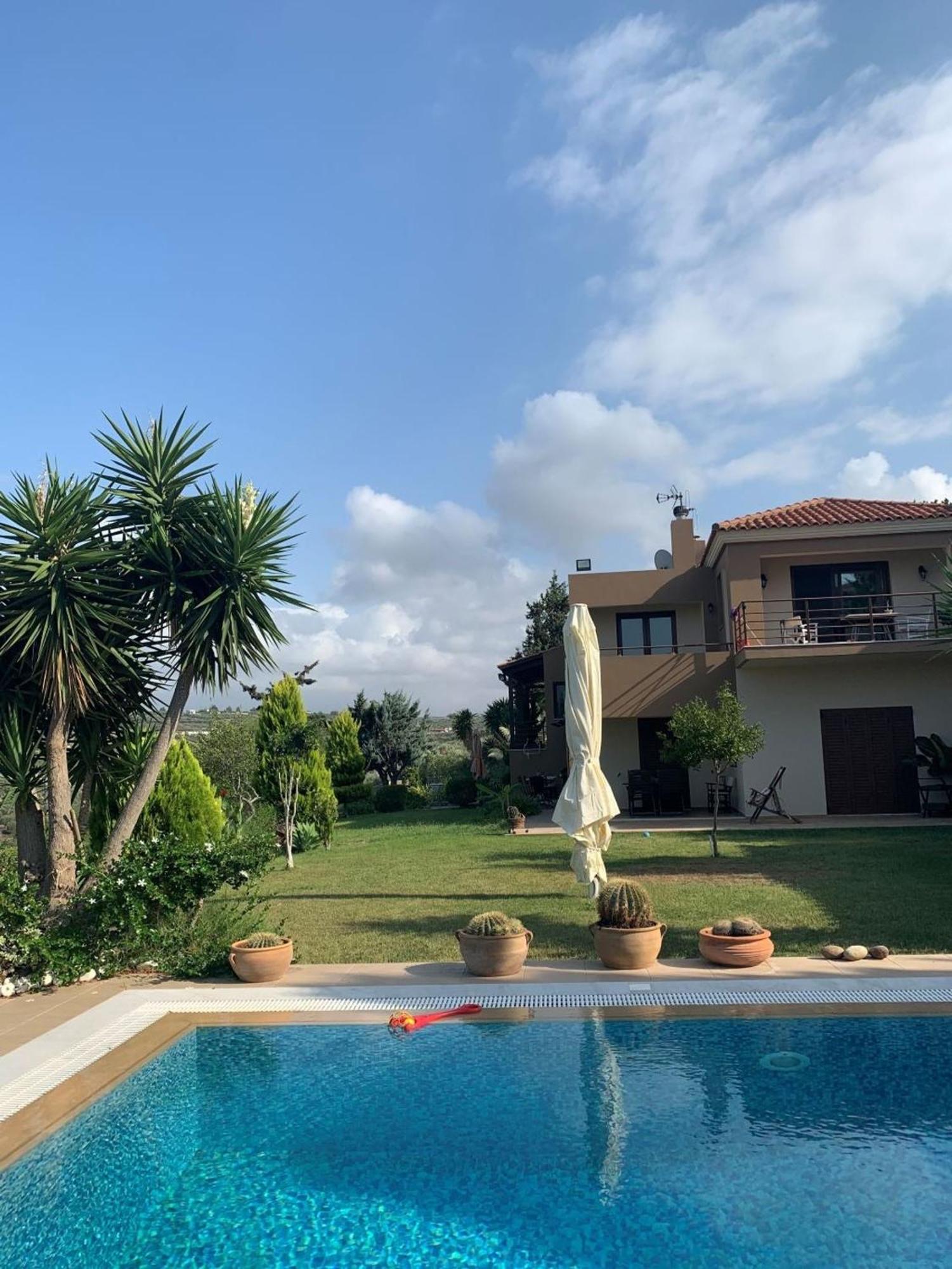 Villa Karteros With Swimming Pool Bbq